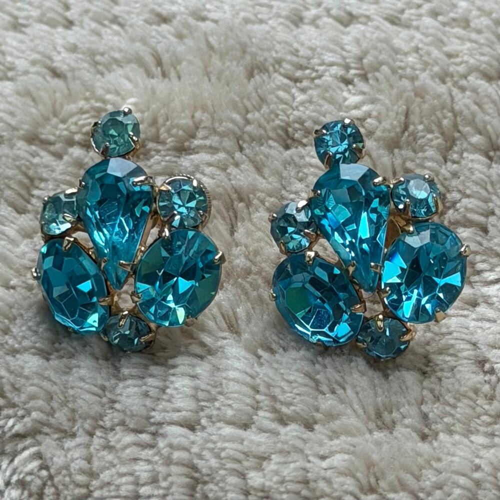 Vintage Coro Blue Rhinestone Gold Tone Screw Back Earrings